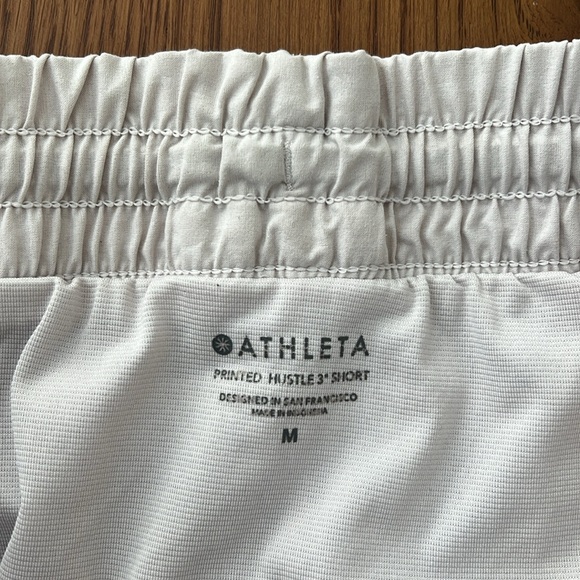 Athleta Printed Hustle 3" Short - Size M - Picture 5 of 8